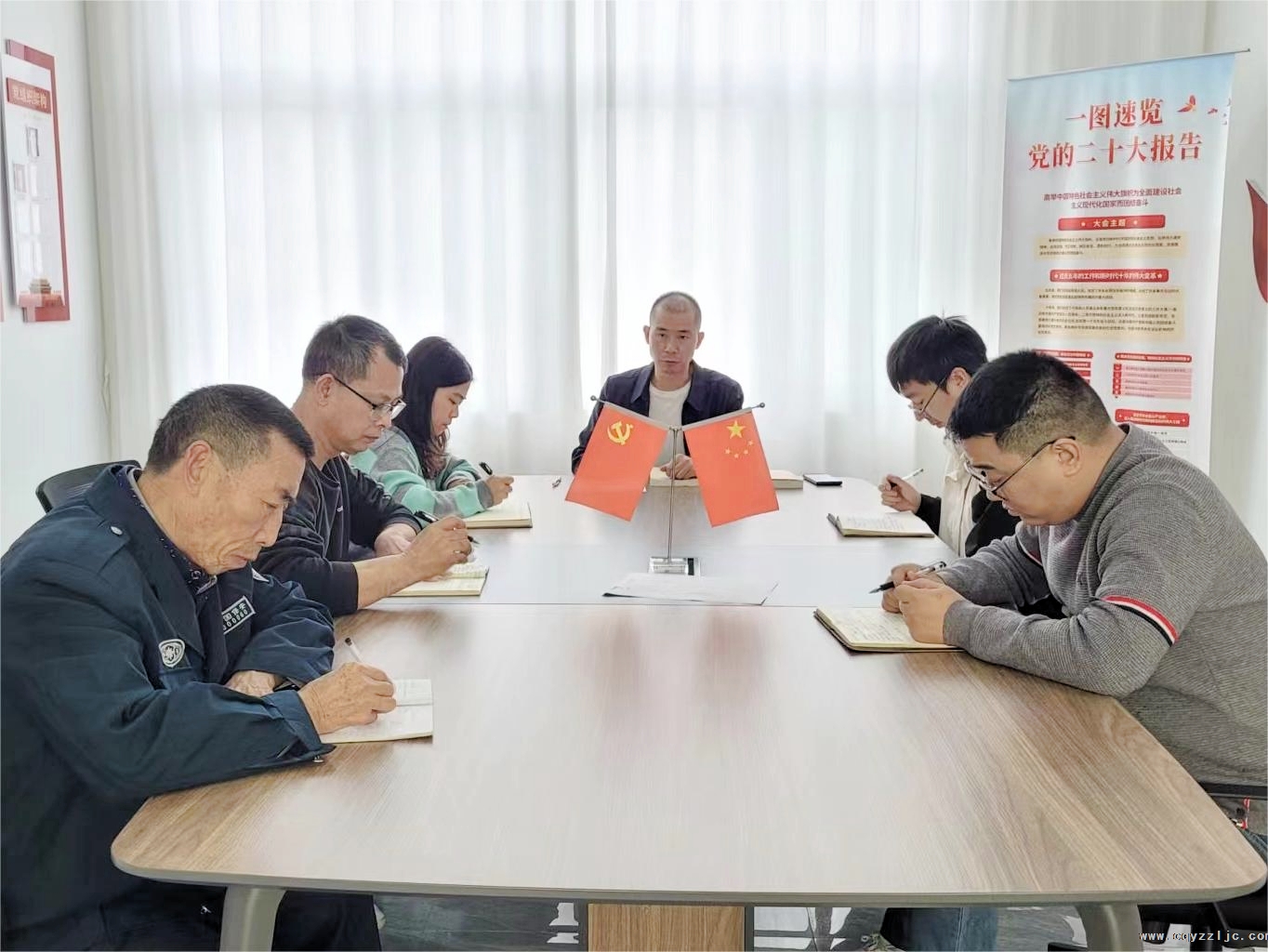 讲好党课，注入政治灵魂和精神支柱